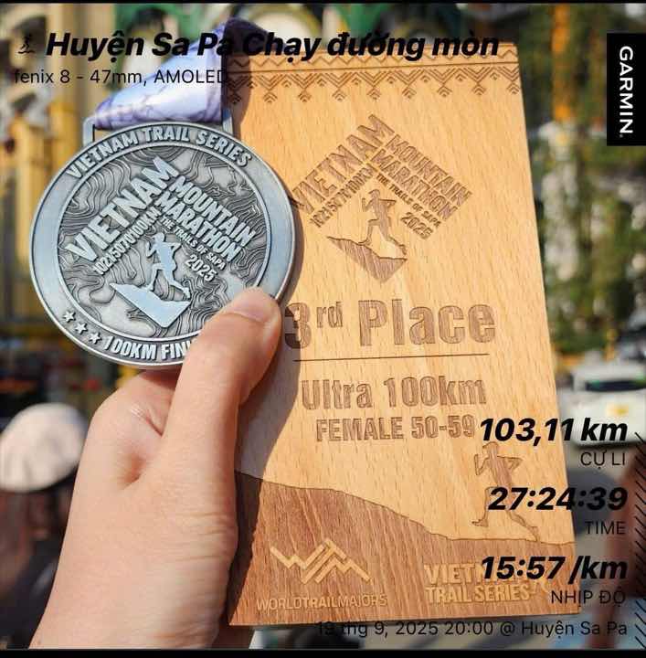 Kỷ niệm chương Hạng Ba nữ 50–59 tuổi, VMM Ultra 100 km, Sa Pa 09/2025.